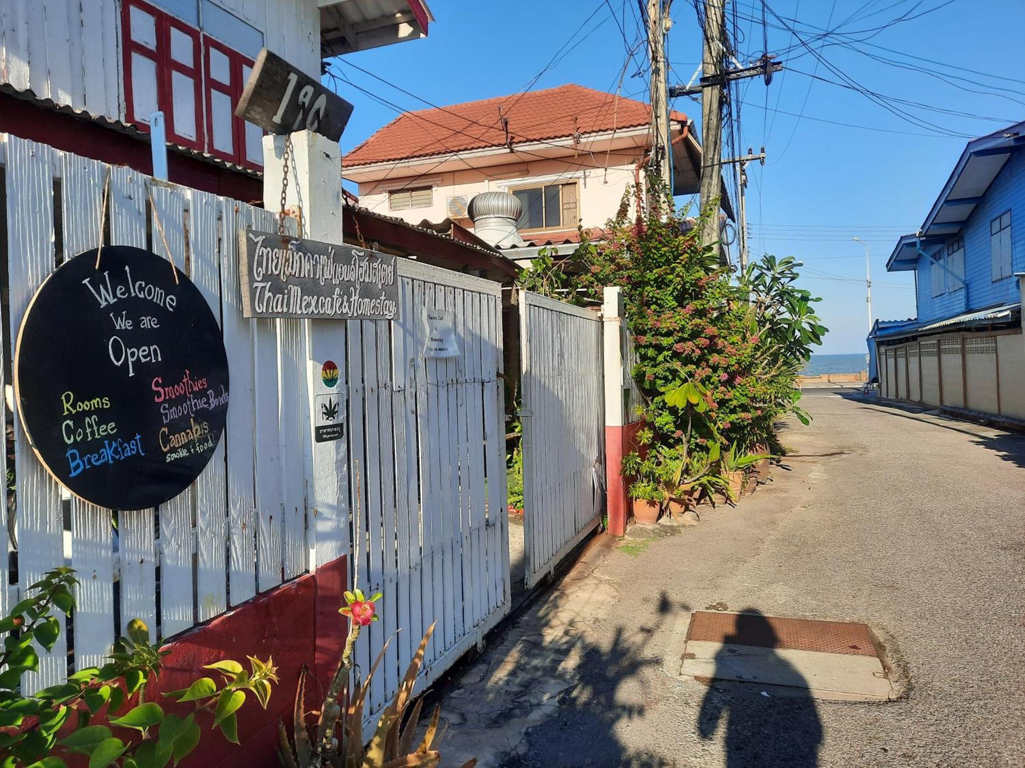 Thaimex Cafe & Homestay Backpackers- Adults Only Prachuap Khiri Khan Exterior foto